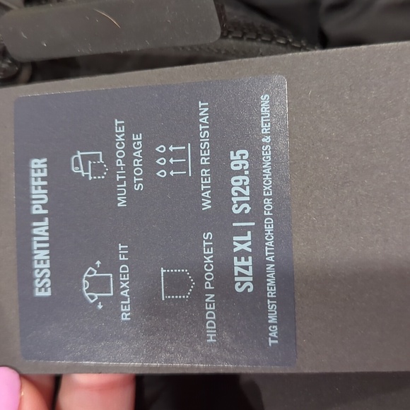 NWT Fabletics Essential Puffer Black - Picture 7 of 11